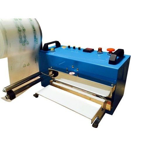 5" x 8" 40 micron Air Pillow Film - 1266ft long Image 1